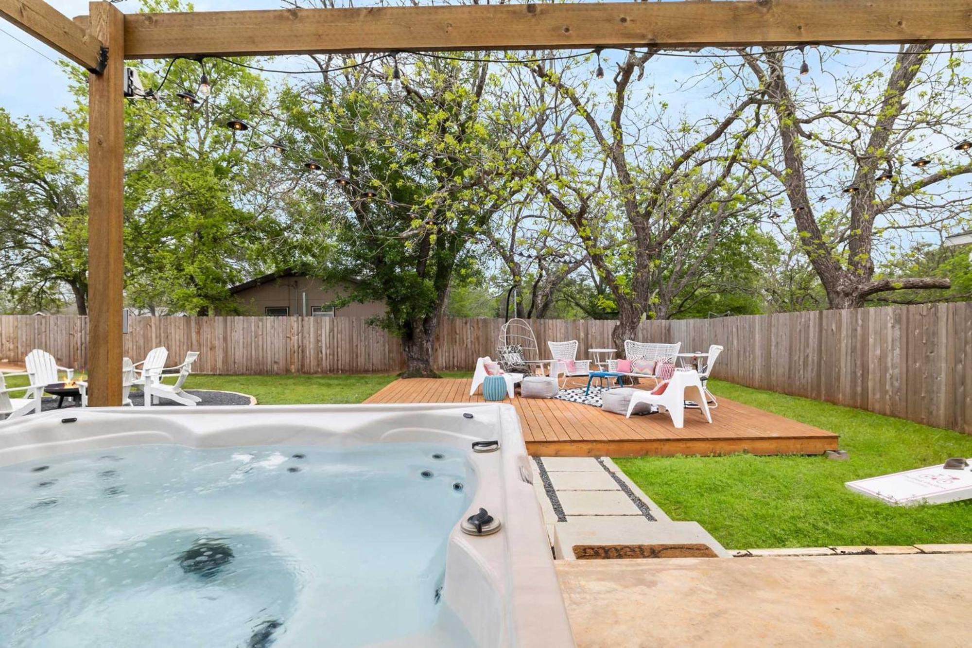 Pink Duchess - Mins To Main Hot Tub & Fire Pit Villa เฟรเดอริกส์เบิร์ก ภายนอก รูปภาพ