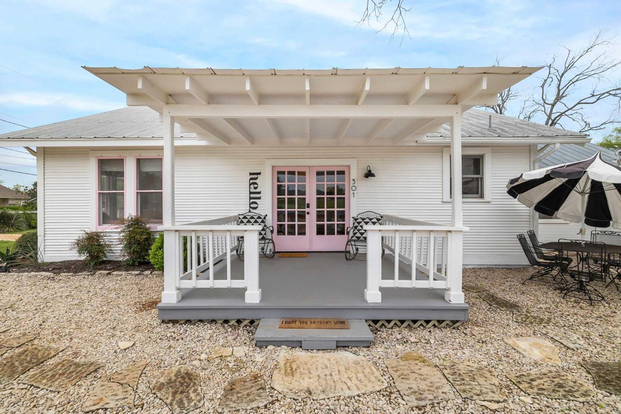 Pink Duchess - Mins To Main Hot Tub & Fire Pit Villa เฟรเดอริกส์เบิร์ก ภายนอก รูปภาพ