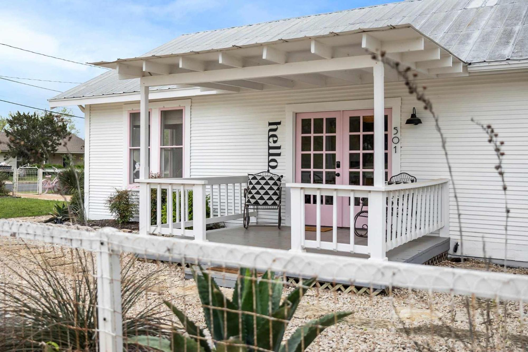 Pink Duchess - Mins To Main Hot Tub & Fire Pit Villa เฟรเดอริกส์เบิร์ก ภายนอก รูปภาพ