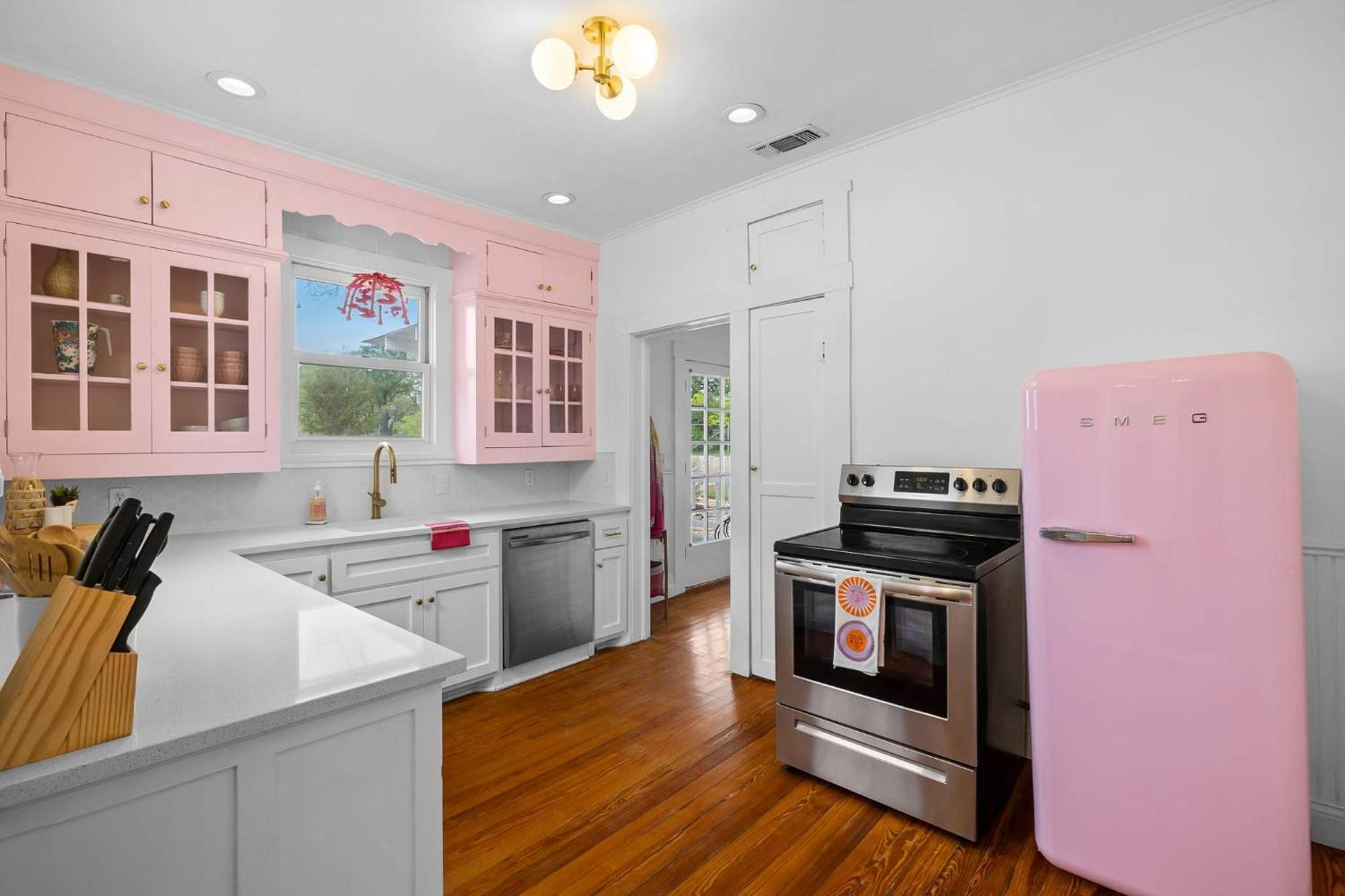 Pink Duchess - Mins To Main Hot Tub & Fire Pit Villa เฟรเดอริกส์เบิร์ก ภายนอก รูปภาพ